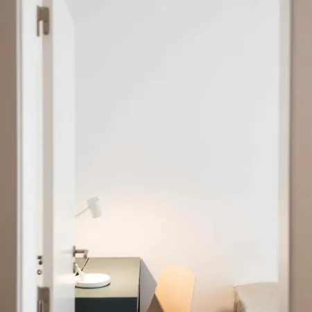 Amaro - Elegant 2 Bedroom In Alcantara Daire