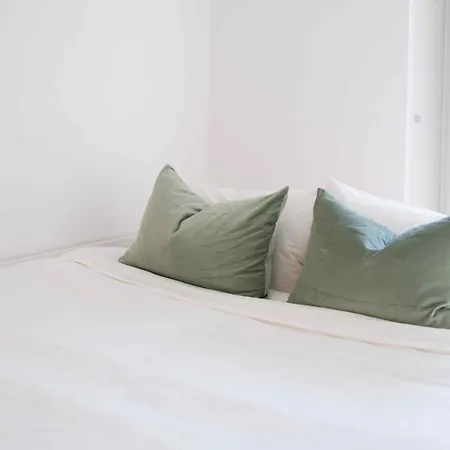 Amaro - Elegant 2 Bedroom In Alcantara Daire *