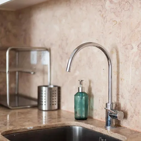 Amaro - Elegant 2 Bedroom In Alcantara Daire *